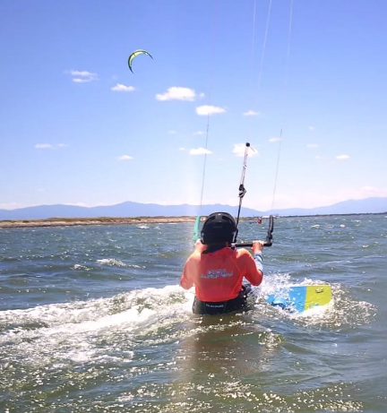 Kitesurfing lessons Saint Cyprien / Canet en Roussillon France - Kitesurf - Saint Cyprien / Canet en Roussillon, France, Europe thumbnail 11