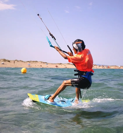 Kitesurfing lessons Saint Cyprien / Canet en Roussillon France - Kitesurf - Saint Cyprien / Canet en Roussillon, France, Europe thumbnail 14